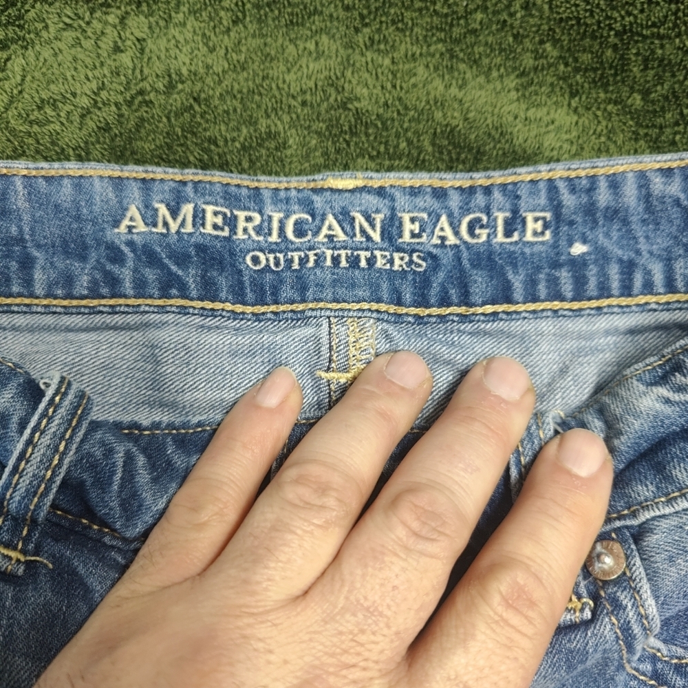 American Eagle Tomgirl Shortie Blue Denim Short Womens Size 0 © - Picture 10 of 12